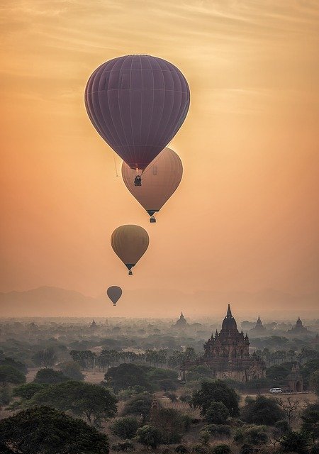 Hot Air Balloons Bagan Sunset  - sasint / Pixabay
